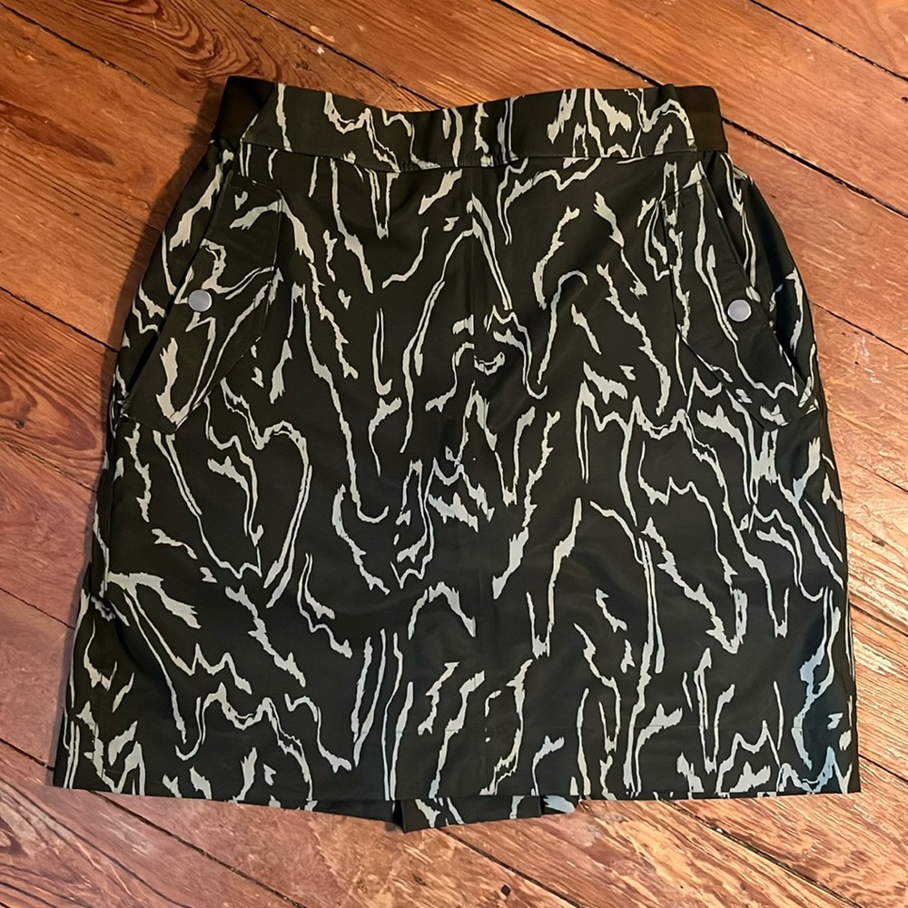Athleta Vienna Cargo Skort size 4